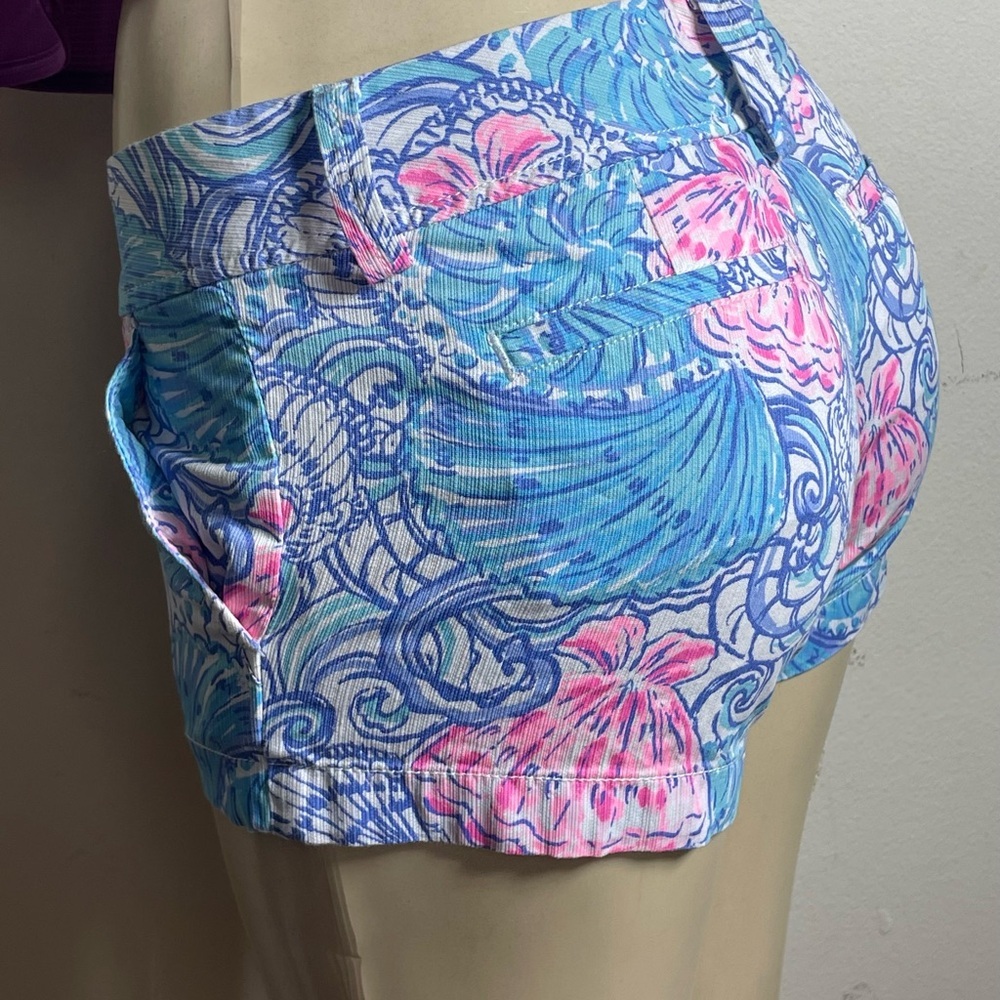LILLY‎ PULITZER "WALSH"
BLUE SHELL TO RAISE HAVEN
SHORTS SIZE- 00 - Picture 3 of 15